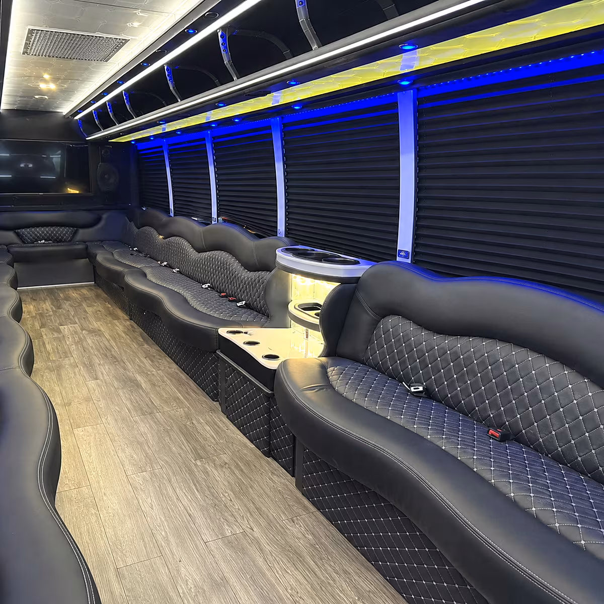 Little Rock Birthday, Sweet 16, & Quinceañera Transportation onboard seating